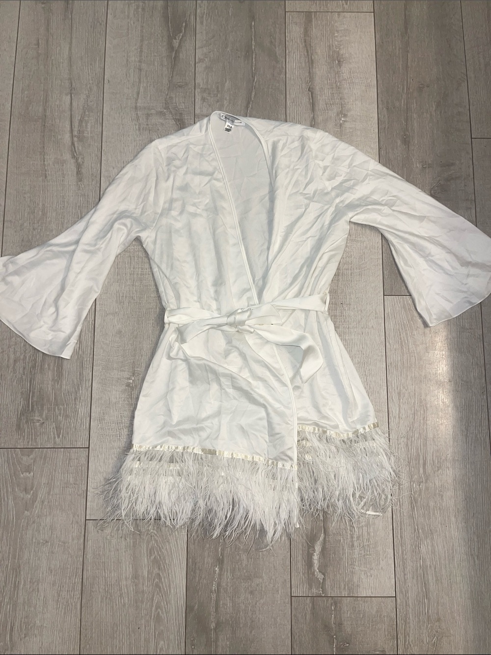 🦢Rya Collection White Feather Trim Silk Wrap XS/S - Never worn!🤍 - Picture 2 of 6